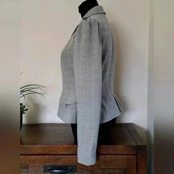 ❤️ Max Studio Grey Plaid Blazer Women's Size 2 Long  Sleeved - Picture 2 of 13